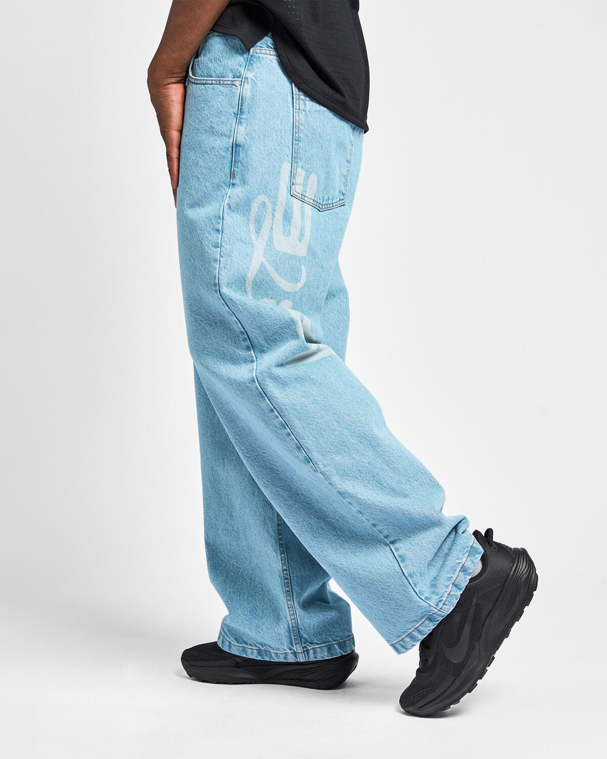 Arte Antwerp Stencil Uniform Denim Pants | AW26-181P.1-DBL | AFEW